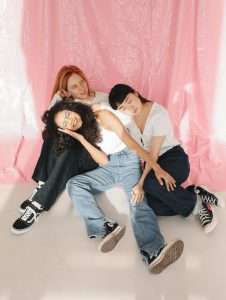 Fashion nostalgia - Gen Z brings back Y2K fashion trends